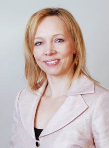 corporate headshot of a female real estate agent in washington dc
